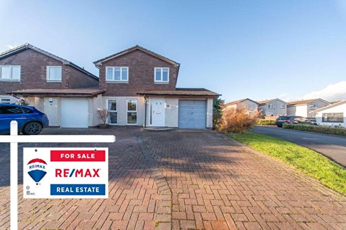 3 Bedroom Link Detached House For Sale In Braid Green, Livingston, EH54