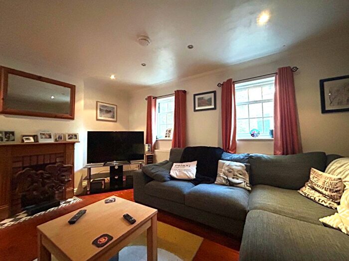 2 Bedroom Property To Rent In Holgate Road, York, YO24