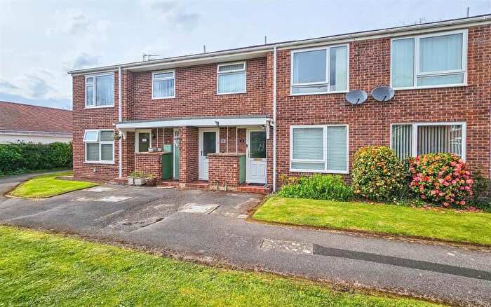 2 Bedroom Apartment To Rent In Wharfedale Drive, Eastham, Wirral, CH62