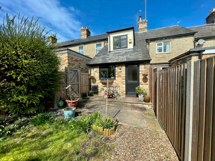 2 Bedroom Terraced House To Rent In Queens Road, Royston, SG8