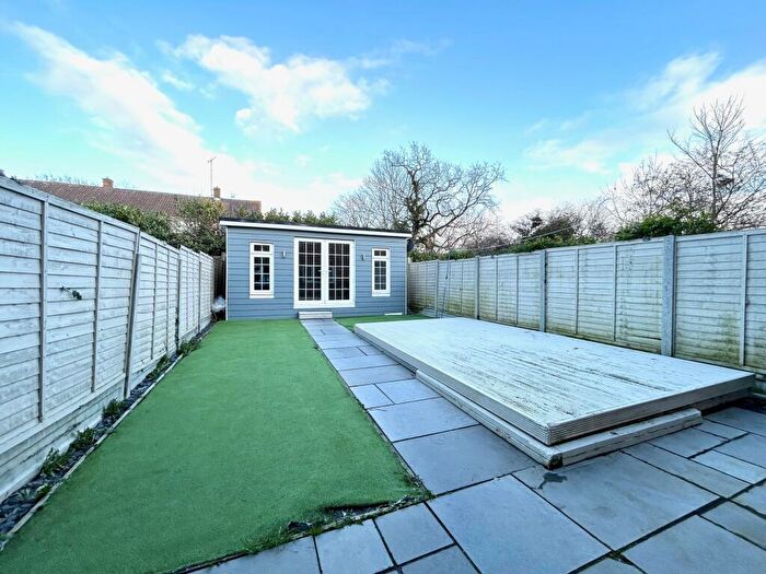3 Bedroom House To Rent In Fryerns, Basildon, SS14