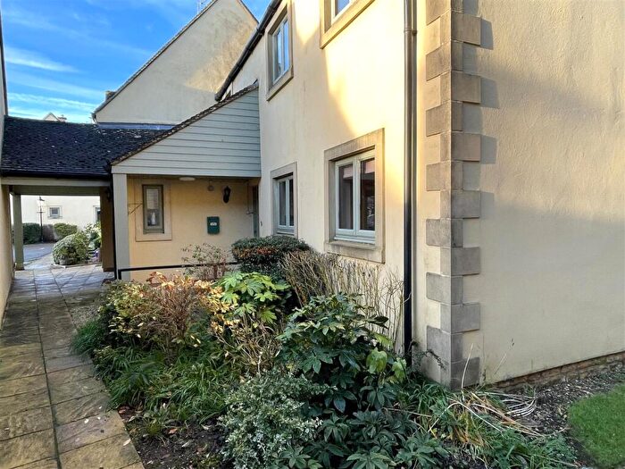 2 Bedroom Flat For Sale In Chardwar Gardens, Bourton-On-The-Water, Cheltenham, GL54