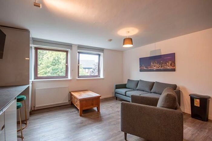 6 Bedroom Maisonette To Rent In New Johns Place, Edinburgh, EH8
