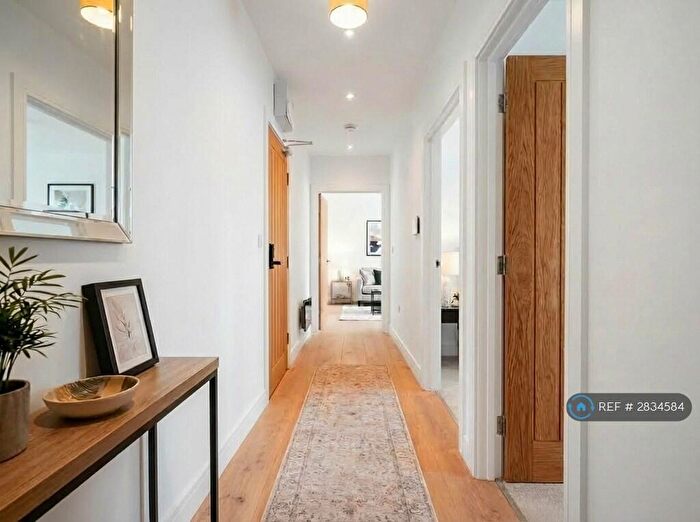 2 Bedroom Flat To Rent In Birds Royd Lane, Brighouse, HD6