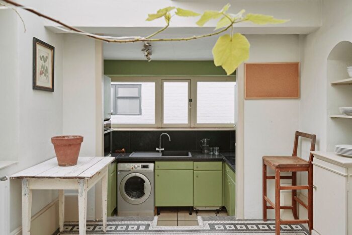 1 Bedroom Flat To Rent In Fulham Road, London, SW6