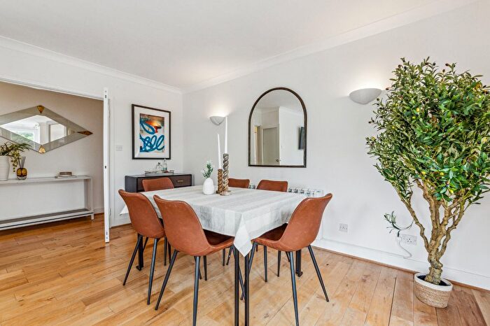 2 Bedroom Flat For Sale In Chelsea Towers, Chelsea Manor Gardens, SW3