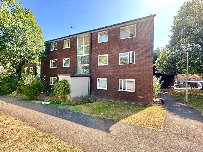 2 Bedroom Flat To Rent In Scrubbitts Square, Radlett, Hertfordshire, WD7