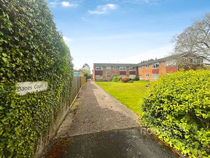2 Bedroom Flat For Sale In Danes Court, All Saints Avenue, Maidenhead, SL6