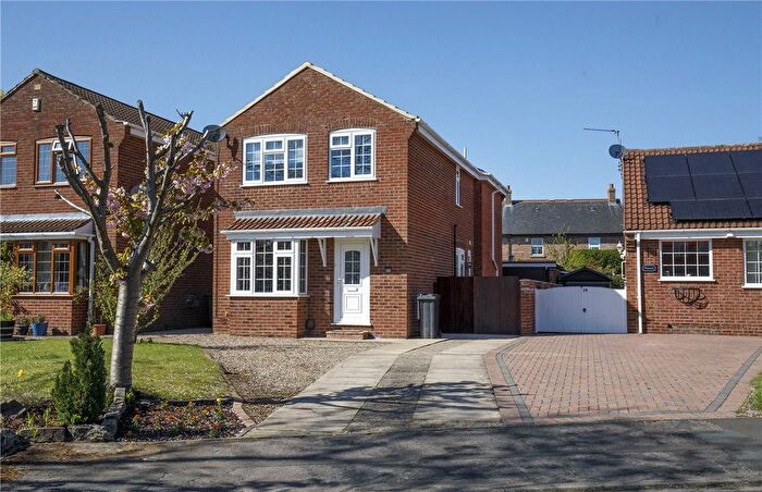 3 Bedroom Detached House To Rent In Highlands Avenue, Strensall, York, North Yorkshire, YO32