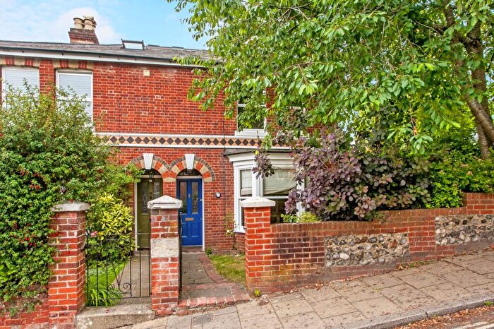 3 Bedroom Terraced House For Sale In Cheriton Road, Winchester, SO22