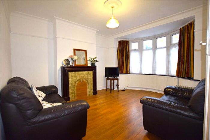 3 Bedroom Semi Detached House To Rent In Deanscroft Avenue, London, NW9