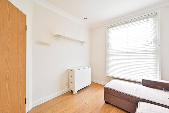 1 Bedroom Flat To Rent In Belgrave Gardens, St John's Wood, London, NW8