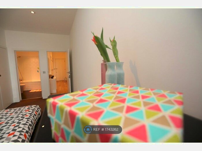 2 Bedroom Flat To Rent In Copenhagen Street, London, N1