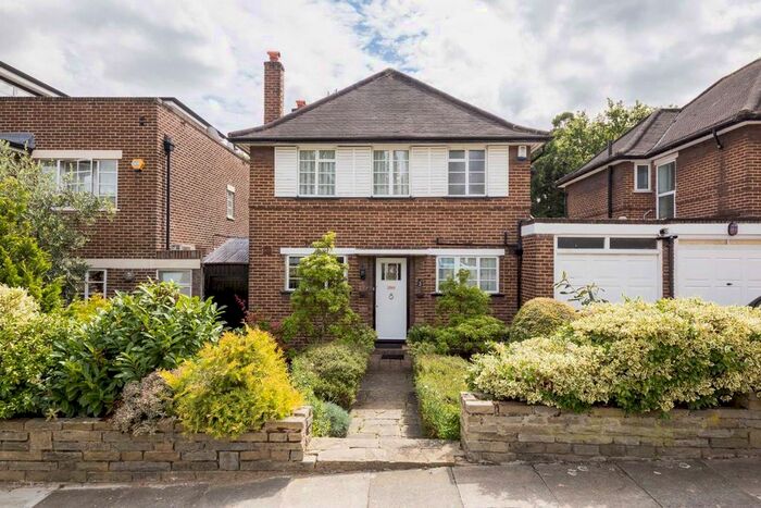 3 Bedroom Property To Rent In Heathcroft, London, W5