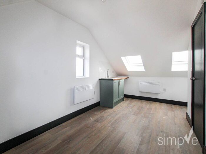 6 Bedroom Property To Rent In Yeading Fork, Hayes, Middlesex, UB4