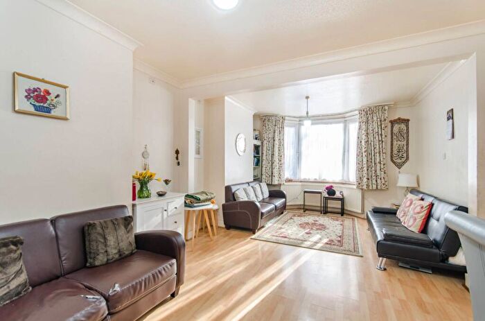 3 Bedroom House For Sale In Windmill Road, Croydon, CR0