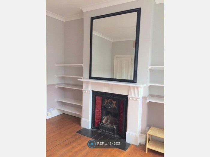 1 Bedroom Flat To Rent In Hardwicke Road, London, N13