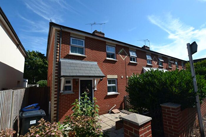 2 Bedroom End Of Terrace House To Rent In Albert Street, Fleet, GU51