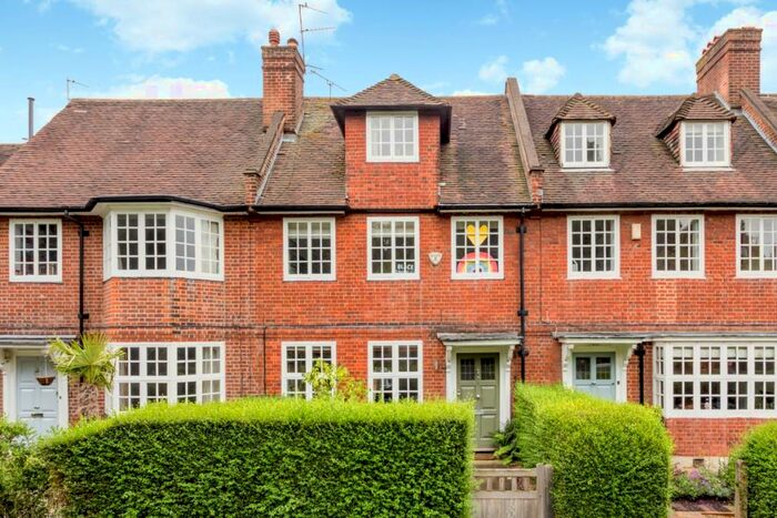 4 Bedroom Terraced House To Rent In Cranmore Way London, N10