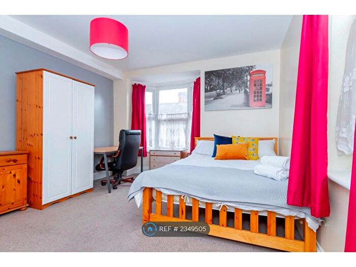5 Bedroom Semi-Detached House To Rent In Paton Street, Leicester, LE3
