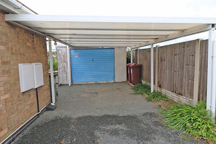 2 Bedroom Detached Bungalow For Sale In Akeferry Road, Westwoodside, DN9
