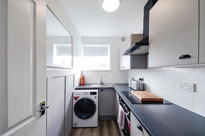 1 Bedroom Apartment For Sale In Lode Lane, Solihull, B92