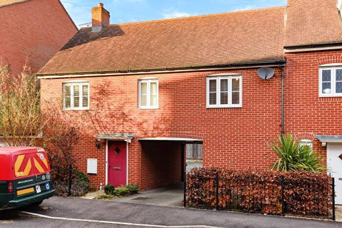 2 Bedroom Flat To Rent In Prince Rupert Drive, Aylesbury, HP19