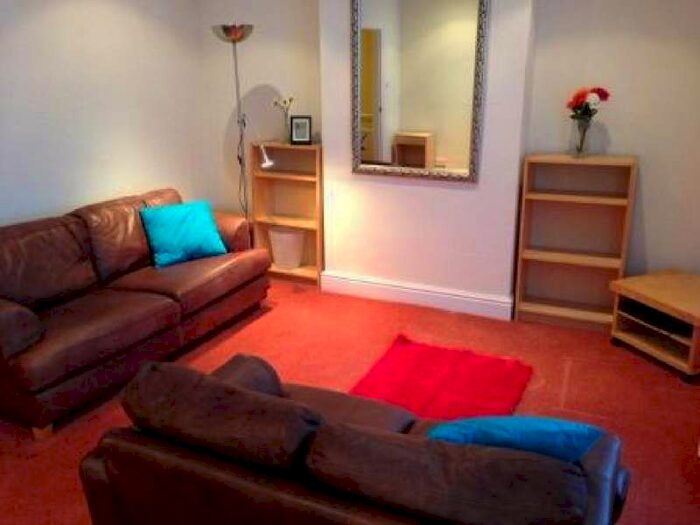 1 Bedroom Flat To Rent In Emerson Road, Harborne, Birmingham, West Midlands, B17