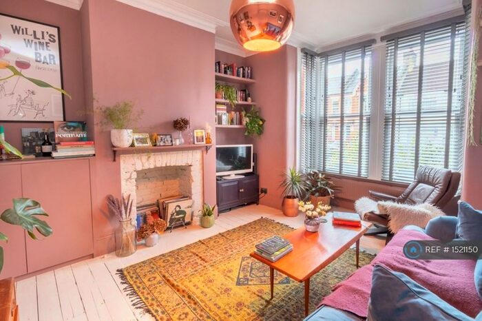 2 Bedroom Flat To Rent In Dunstans Road, London, SE22