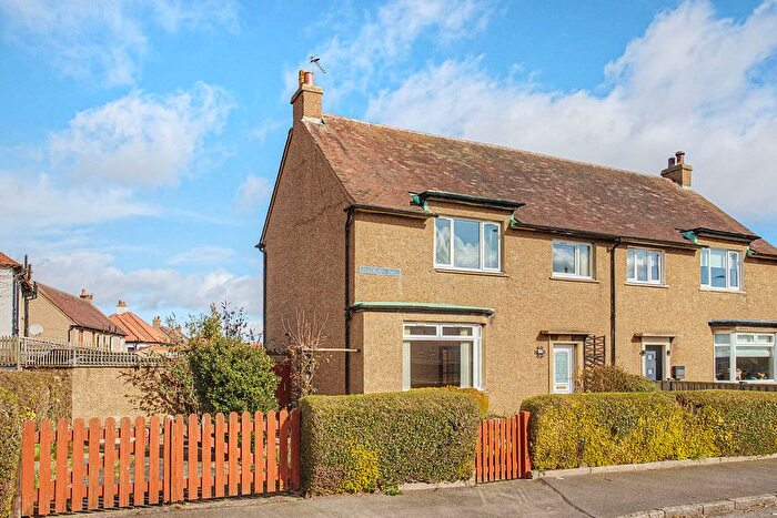 3 Bedroom Semi-detached House For Sale In Hadrian Way, Bo'ness, EH51