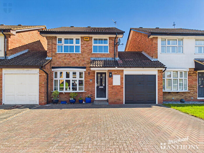 3 Bedroom Link Detached House For Sale In Patrick Way, Aylesbury, HP21