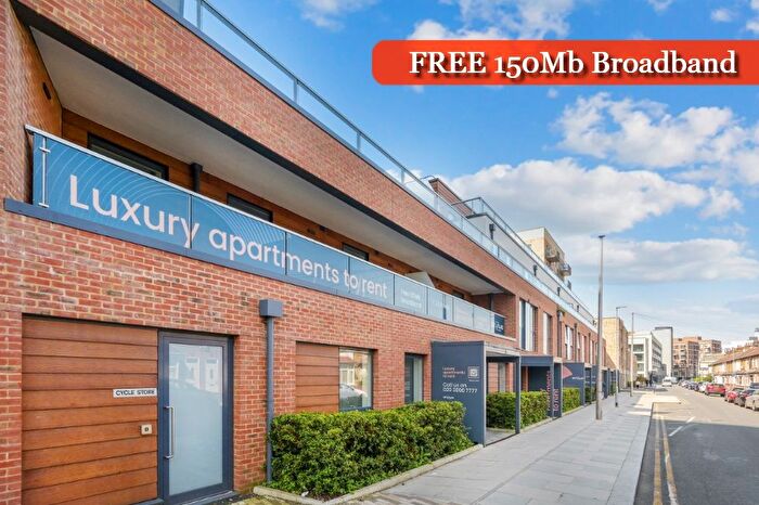 2 Bedroom Flat To Rent In Stylus Place, Hayes, UB3