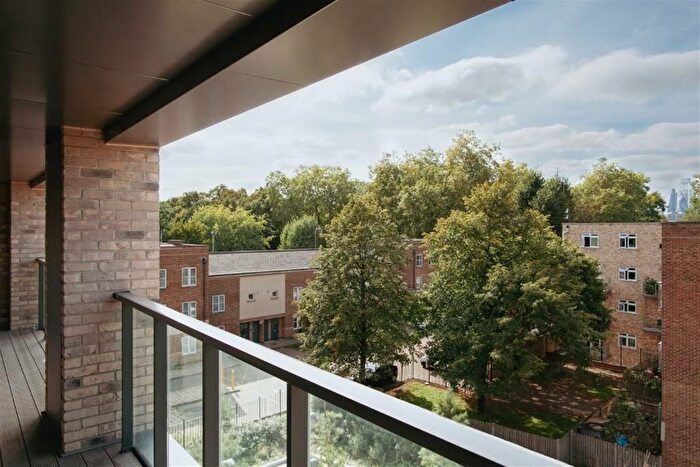 2 Bedroom Flat To Rent In Solomon Way, London, E1