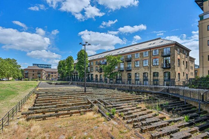 1 Bedroom Flat To Rent In Slipway House, Canary Wharf, London, E14