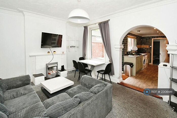 4 Bedroom Terraced House To Rent In North Parade, Lincoln, LN1