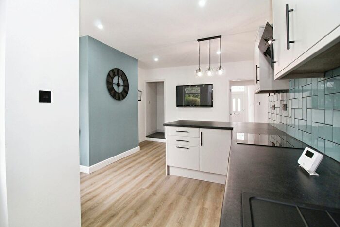 3 Bedroom Terraced House For Sale In Gray Street, Clowne, Chesterfield, S43