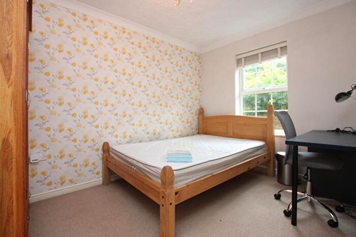 6 Bedroom Detached House To Rent In Wright Way - Stoke Park, BS16