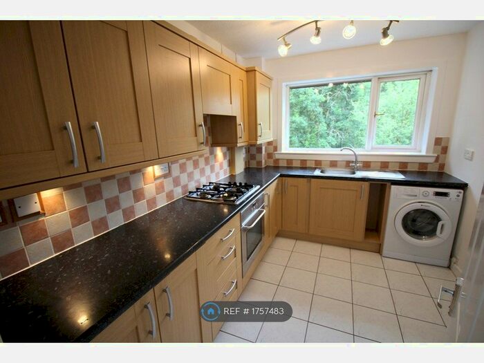 2 Bedroom Flat To Rent In Holly Grove, Bellshill, ML4