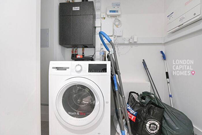2 Bedroom Apartment To Rent In Darter House, Anax Street, London, N4