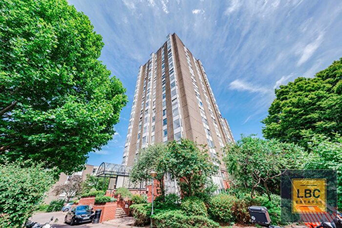 2 Bedroom Flat For Sale In Bramlands Close, London, SW11