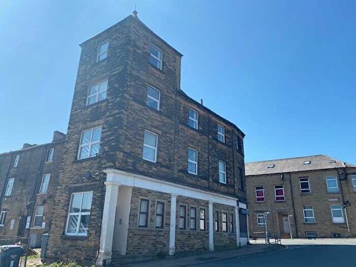 2 Bedroom Apartment To Rent In Lister Lane, Halifax, Calderdale, HX1
