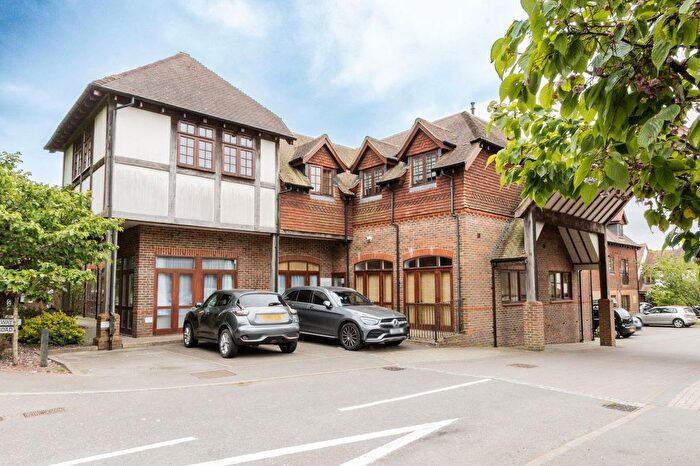 2 Bedroom Flat For Sale In London Road, Hurst Green, Etchingham, TN19