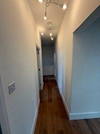3 Bedroom Flat For Sale In Monkville Parade, Finchley Road, London, NW11