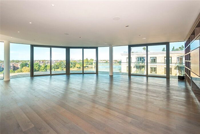 5 Bedroom Flat To Rent In Parr's Way, London, W6