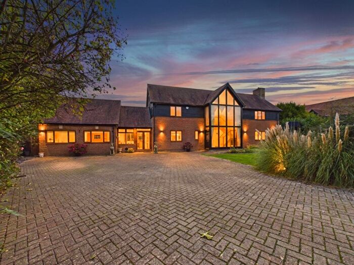 5 Bedroom Detached House For Sale In Cheltenham Road East, Gloucester, GL2