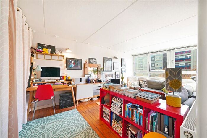 1 Bedroom Flat For Sale In Strasburg Road, SW11