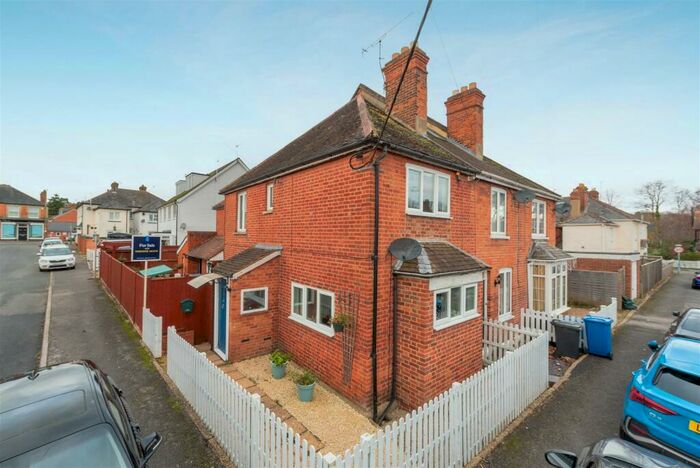 3 Bedroom End Of Terrace House To Rent In Spring Gardens, Ascot, SL5