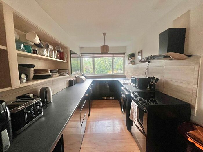 3 Bedroom Flat To Rent In Glamis House, Cameron Close, CM14