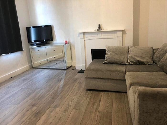 1 Bedroom Flat To Rent In Ley Street, Ilford, Essex, IG1