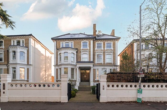2 Bedroom Flat For Sale In Langley Road, Surbiton, KT6